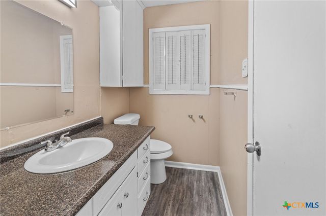 2512 E Airline Road, Victoria, TX 77901