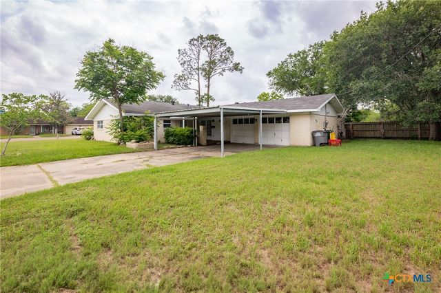 2512 E Airline Road, Victoria, TX 77901