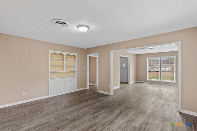 2512 E Airline Road, Victoria, TX 77901