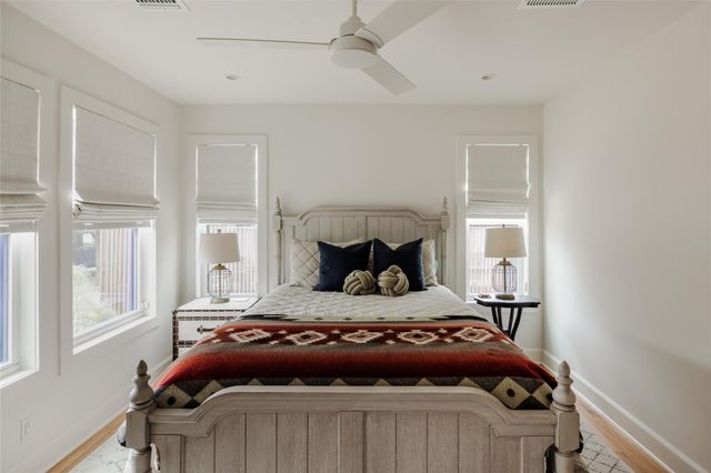 2613 E 2nd ST, Austin, TX 78702