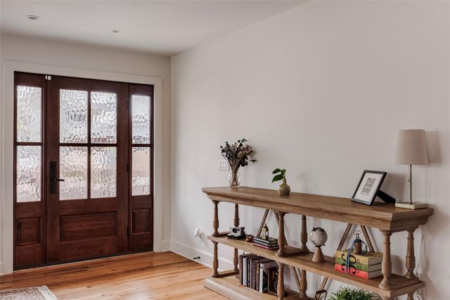 2613 E 2nd ST, Austin, TX 78702