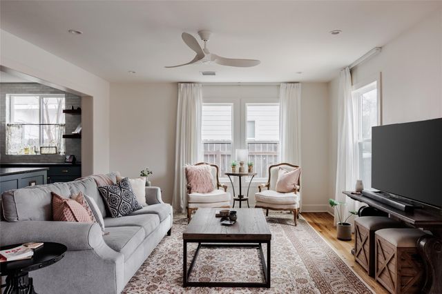 2613 E 2nd ST, Austin, TX 78702