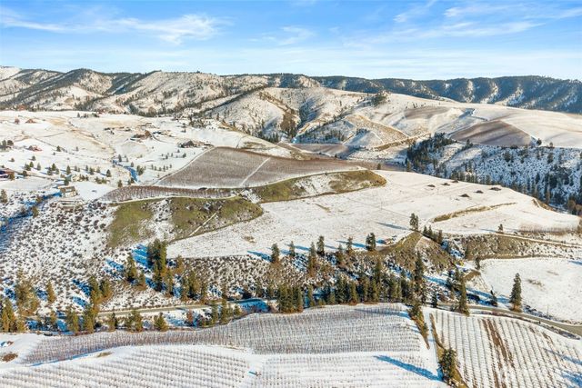 565 Boyd Loop Rd, Manson, WA 98831