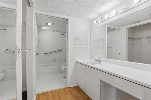 601 SW 142nd Ave 304Q, Pembroke Pines, FL 33027