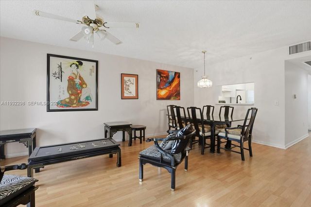 601 SW 142nd Ave 304Q, Pembroke Pines, FL 33027