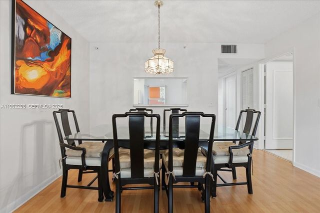 601 SW 142nd Ave 304Q, Pembroke Pines, FL 33027