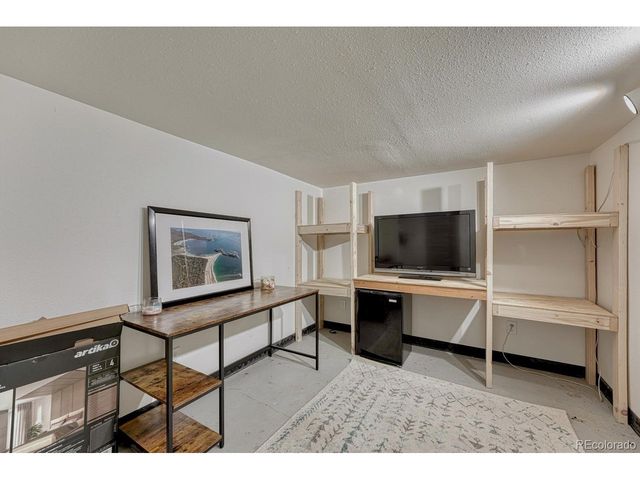705 N Corona St, Colorado Springs, CO 80903