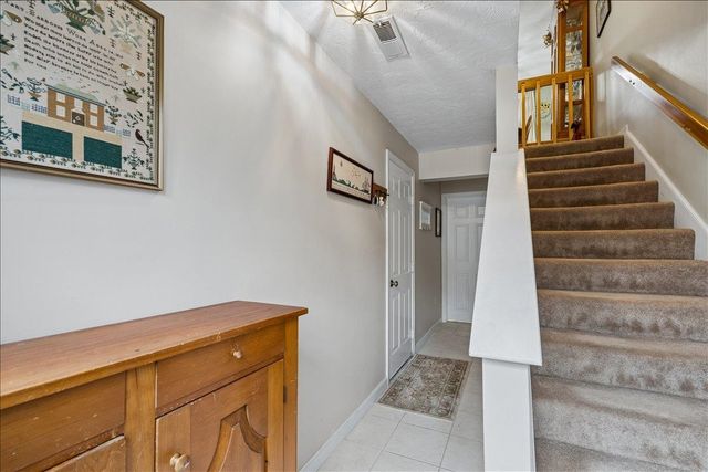 20 Vanden Road, Merrimack, NH 03054