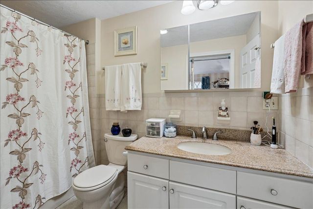 20 Vanden Road, Merrimack, NH 03054