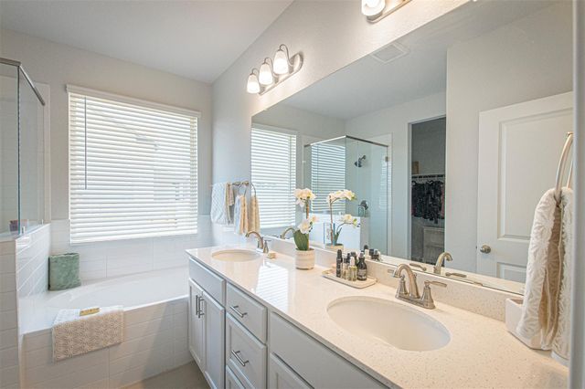 249 Treadwell LN, Kyle, TX 78640