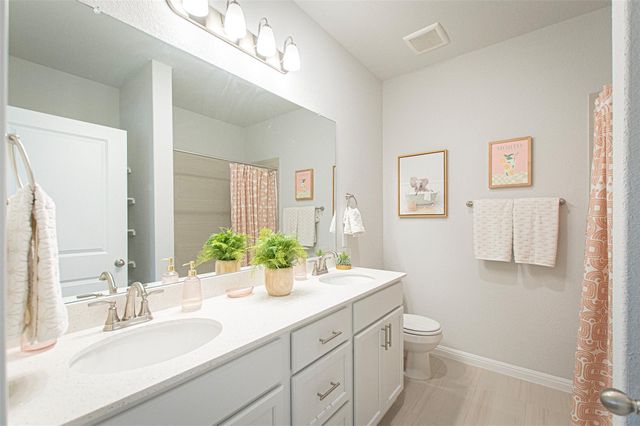 249 Treadwell LN, Kyle, TX 78640