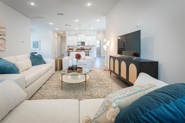 249 Treadwell LN, Kyle, TX 78640