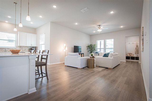 249 Treadwell LN, Kyle, TX 78640