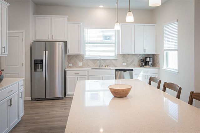 249 Treadwell LN, Kyle, TX 78640