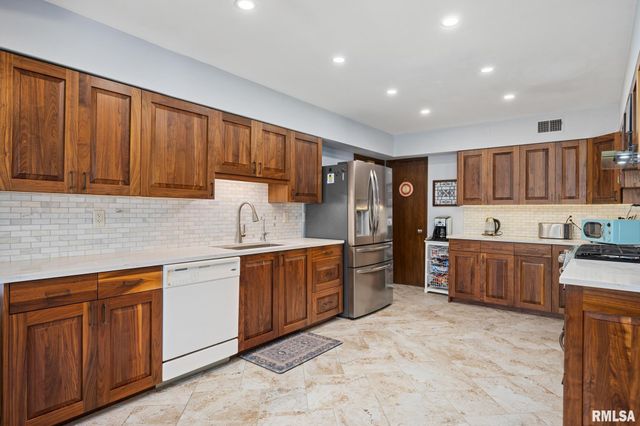 505 W MERLE Lane, Peoria, IL 61604