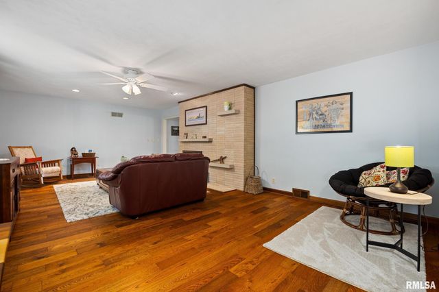505 W MERLE Lane, Peoria, IL 61604