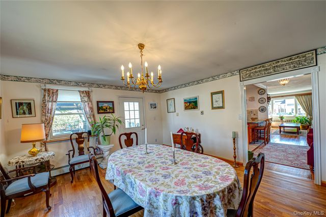 1 Marlboro Avenue, Massapequa, NY 11758