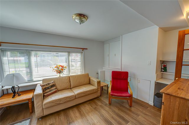 1 Marlboro Avenue, Massapequa, NY 11758