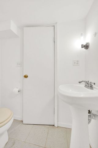 3841 S Lowe Avenue, Chicago, IL 60609