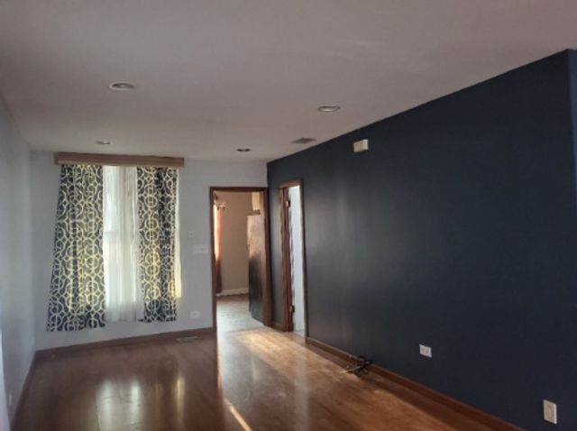 3841 S Lowe Avenue, Chicago, IL 60609