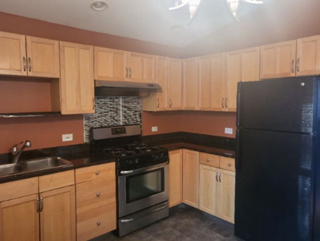 3841 S Lowe Avenue, Chicago, IL 60609