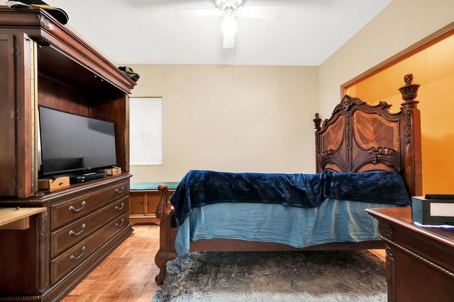 3841 S Lowe Avenue, Chicago, IL 60609