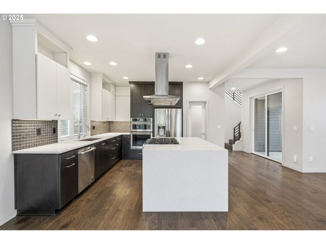 3970 Se REEDWAY St, Portland, OR 97202