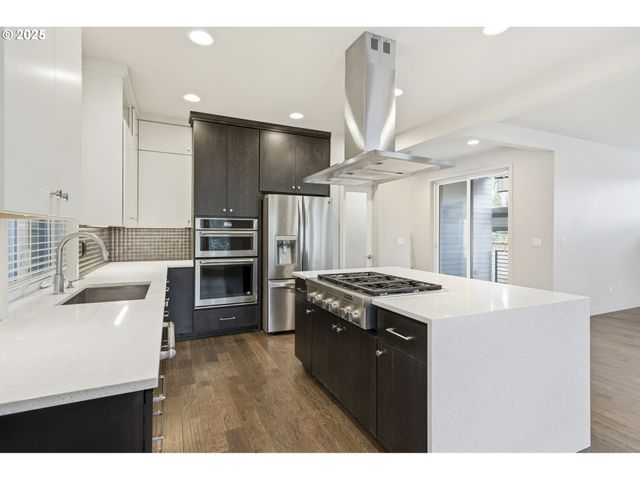 3970 Se REEDWAY St, Portland, OR 97202