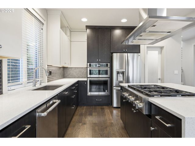 3970 Se REEDWAY St, Portland, OR 97202