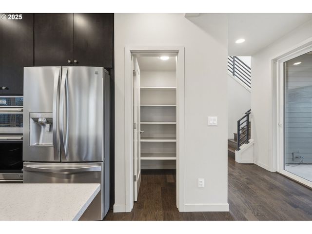 3970 Se REEDWAY St, Portland, OR 97202