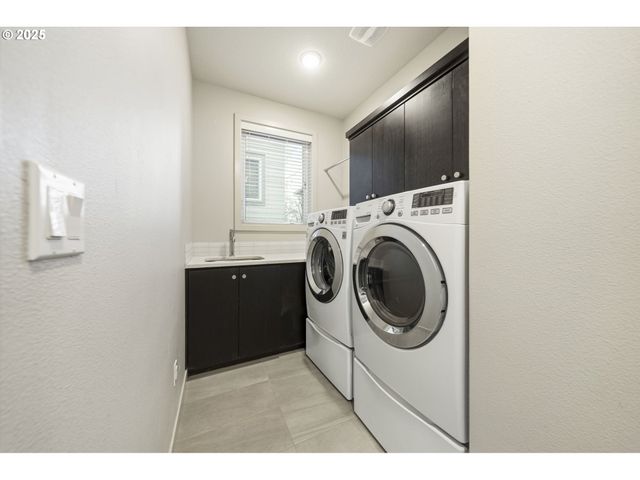 3970 Se REEDWAY St, Portland, OR 97202