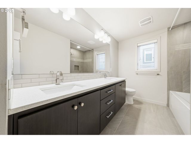 3970 Se REEDWAY St, Portland, OR 97202