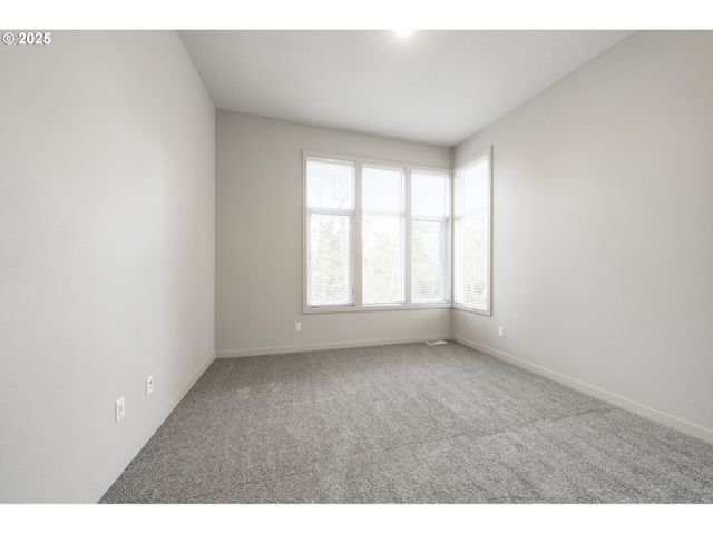 3970 Se REEDWAY St, Portland, OR 97202