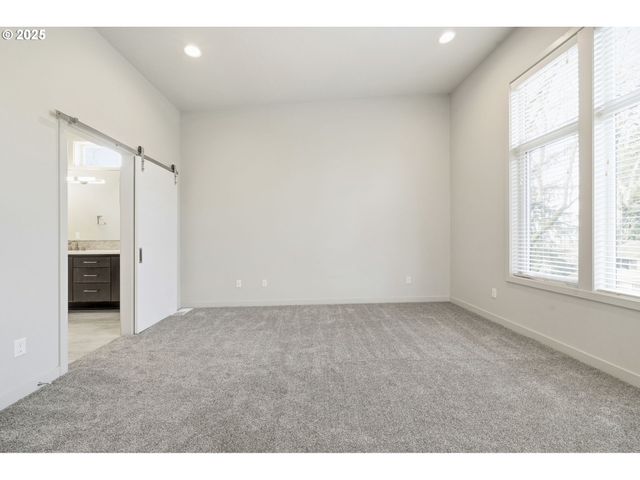 3970 Se REEDWAY St, Portland, OR 97202