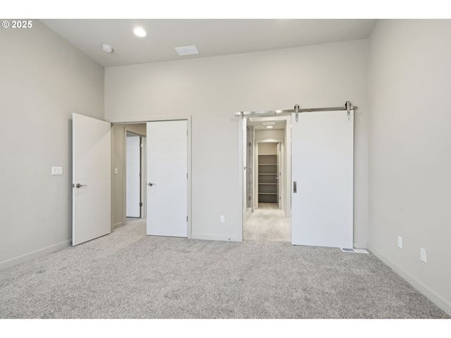 3970 Se REEDWAY St, Portland, OR 97202