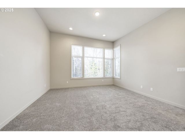 3970 Se REEDWAY St, Portland, OR 97202