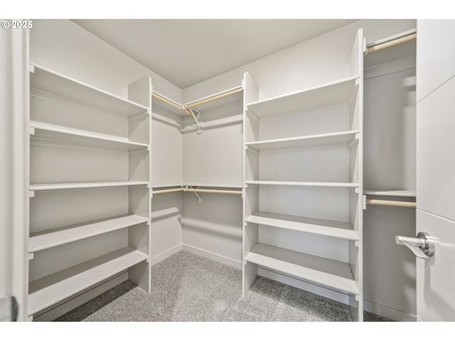 3970 Se REEDWAY St, Portland, OR 97202