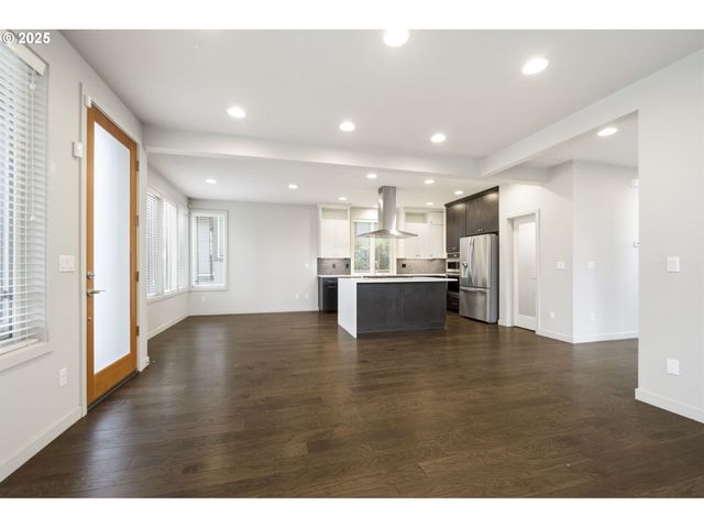 3970 Se REEDWAY St, Portland, OR 97202