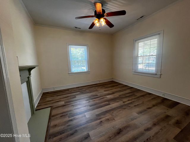1115 S 9th Street, Wilmington, NC 28401