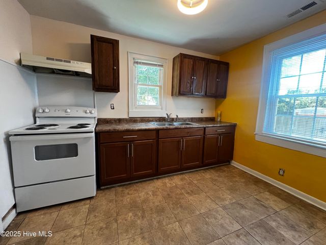 1115 S 9th Street, Wilmington, NC 28401