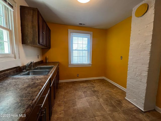 1115 S 9th Street, Wilmington, NC 28401