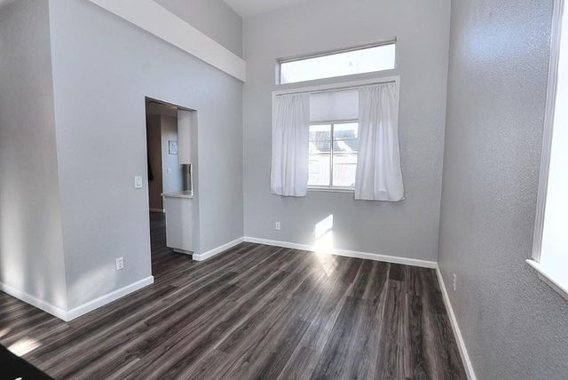 975 Rossburn Way, Galt, CA 95632