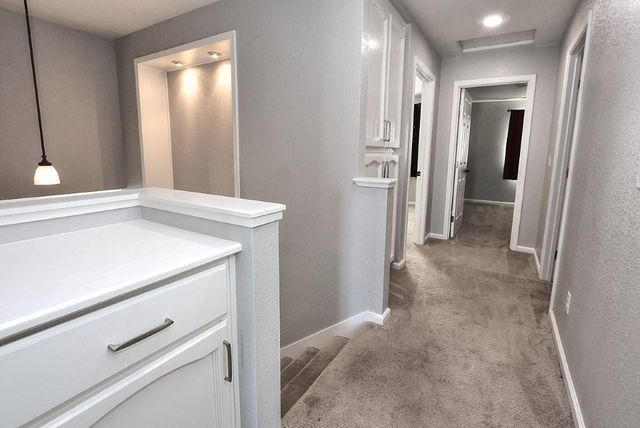 975 Rossburn Way, Galt, CA 95632