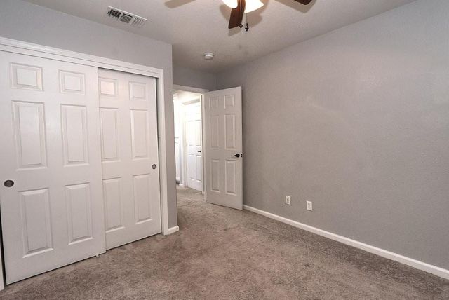 975 Rossburn Way, Galt, CA 95632