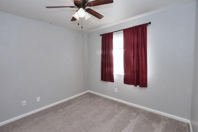 975 Rossburn Way, Galt, CA 95632