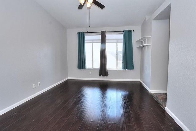 975 Rossburn Way, Galt, CA 95632