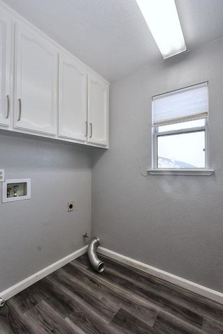 975 Rossburn Way, Galt, CA 95632