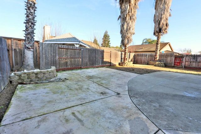 975 Rossburn Way, Galt, CA 95632
