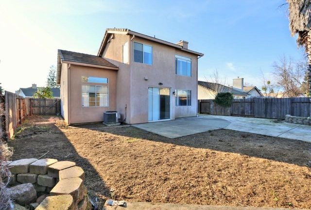 975 Rossburn Way, Galt, CA 95632