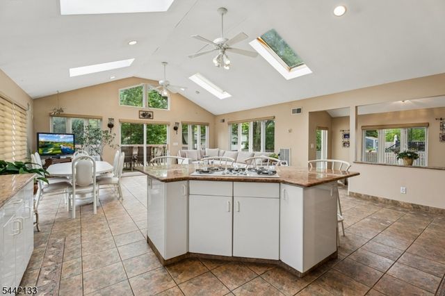 359 Meisel Ave, Springfield Twp., NJ 07081